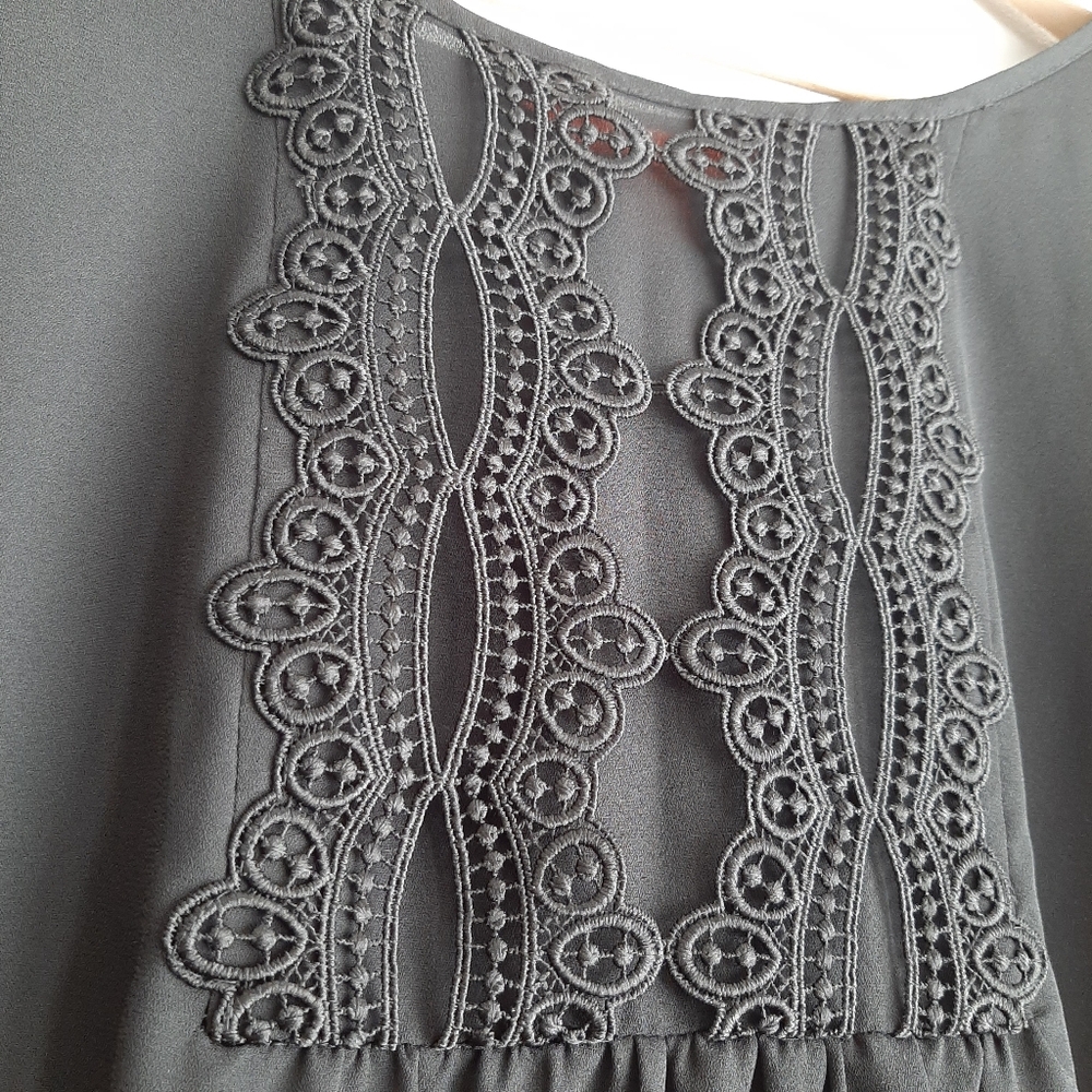 JOE FRESH Lace Detail Semi-Sheer Light Flowy Blouse Top High-Low Hem Black Sz L - Picture 5 of 11
